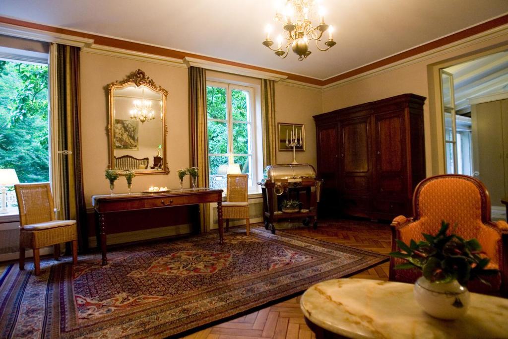 Hotel Restaurant Villa Fayence Wallerfangen Bilik gambar